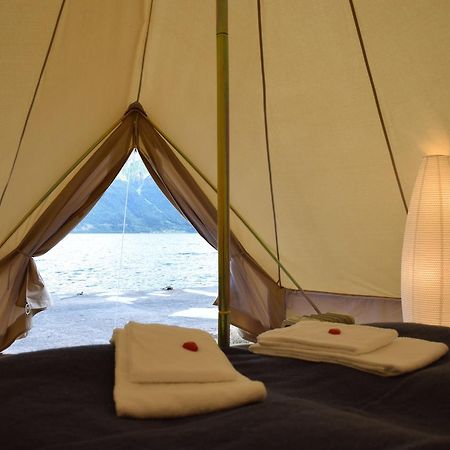 Dosen Gard Hotel Luster Bagian luar foto