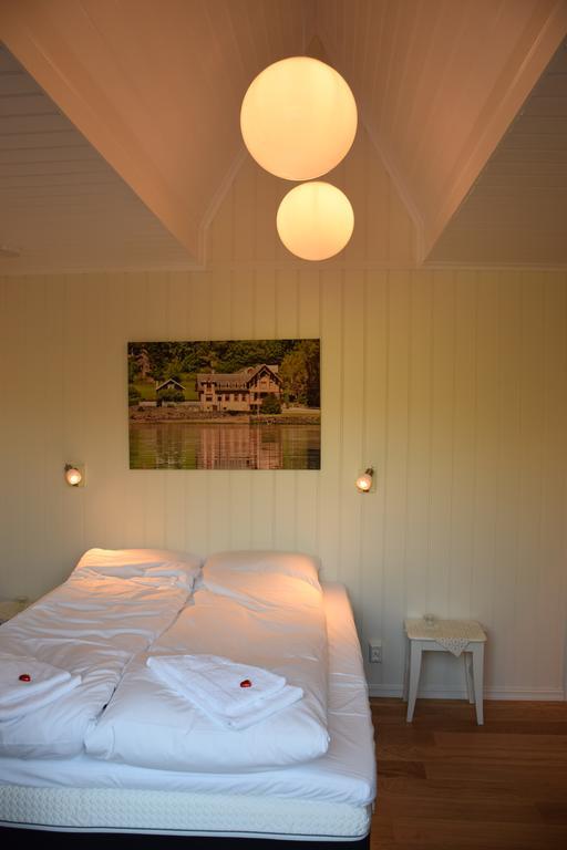 Dosen Gard Hotel Luster Bagian luar foto